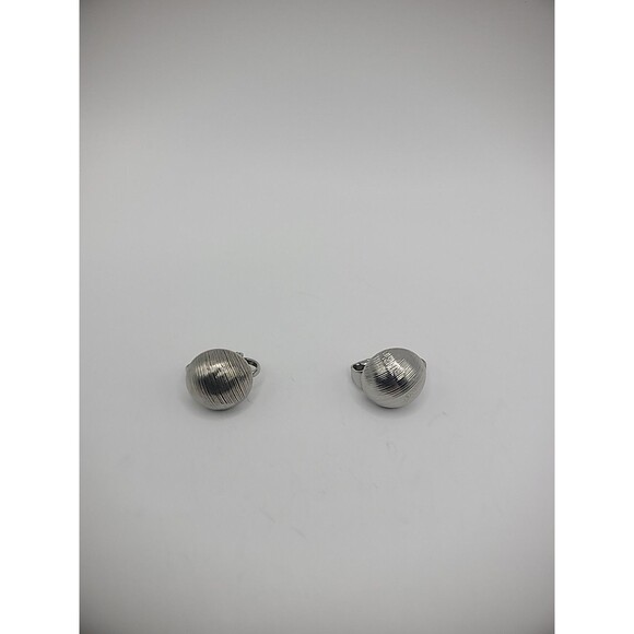Vintage Earrings Clip On Silver Tone Round Textured Jewelry Costume - Picture 12 of 16